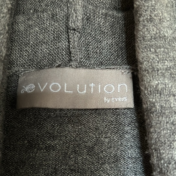 Evolution winter/fall grey casual sqeater.  Good condition, some piling 1x - Picture 2 of 5